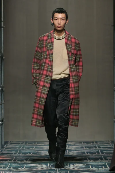 Look 9